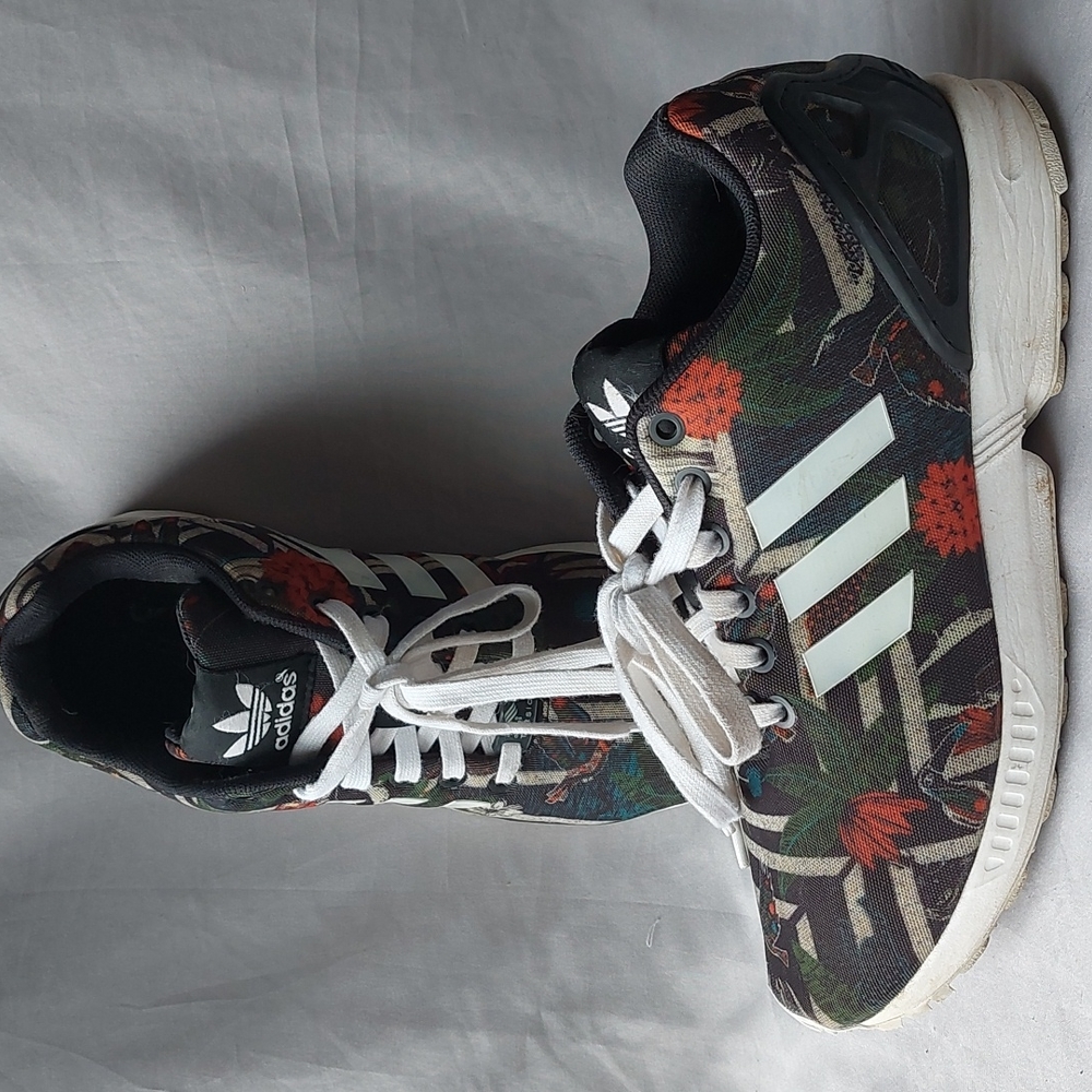 ADIDIAS Torison graphic print, white stripe, M 8, W 9.5